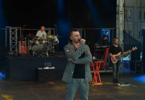 104.jpg