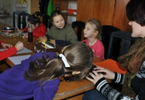 Sobotnie zajęcia plastyczne dla dzieci 07.12.2013